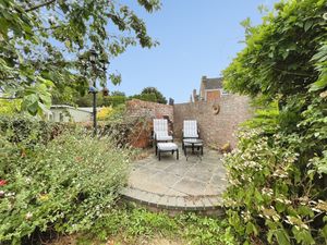 Rectory Road- click for photo gallery